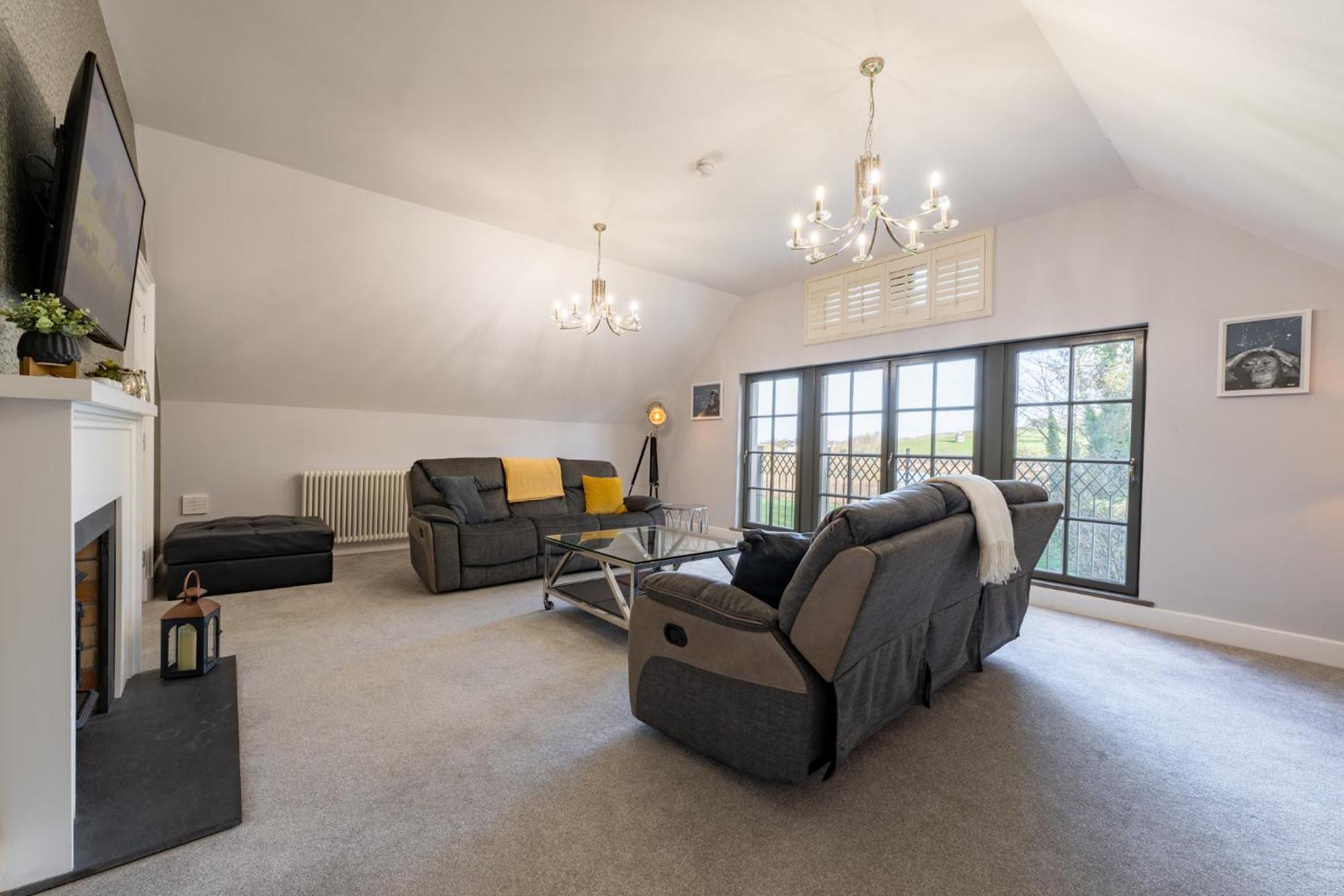 Escape Ordinary At Lough Erne Golf Village Енискилен Екстериор снимка